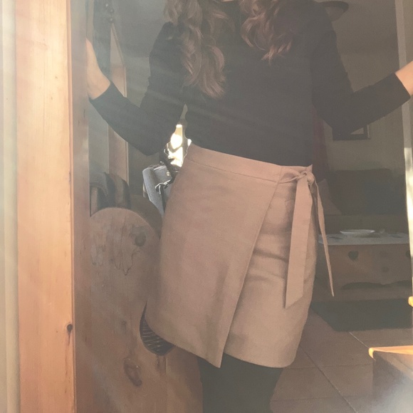 J.Crew Camel Wool Blend Wrap Mini Skirt – Size 6 | Classic Preppy Fall Style - Picture 3 of 8